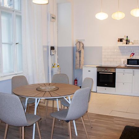 Klau33 Apartment In Party District Будапеща Екстериор снимка