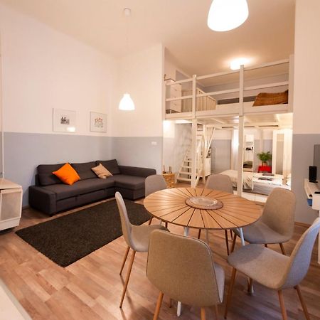 Klau33 Apartment In Party District Будапеща Екстериор снимка