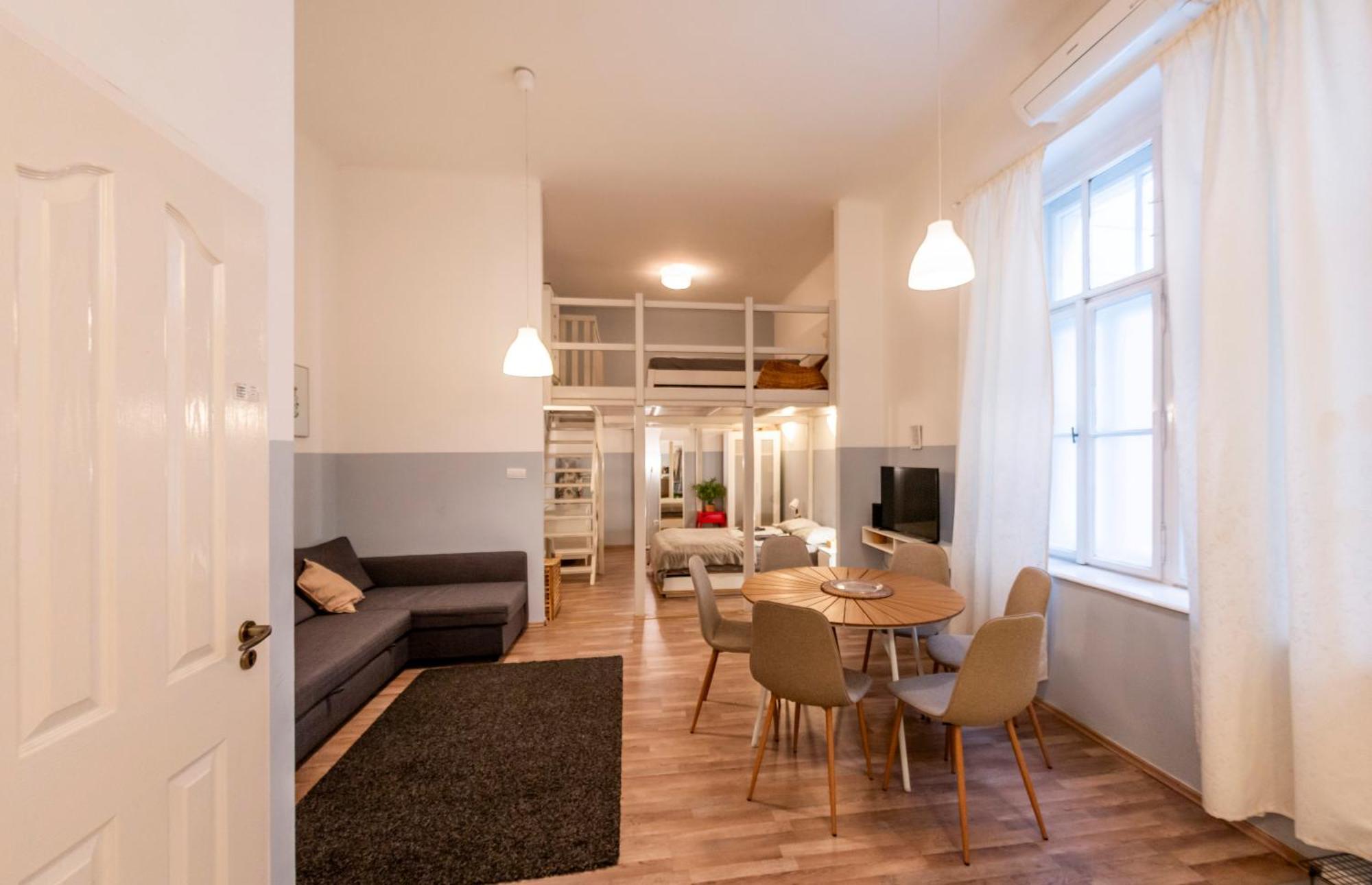 Klau33 Apartment In Party District Будапеща Екстериор снимка